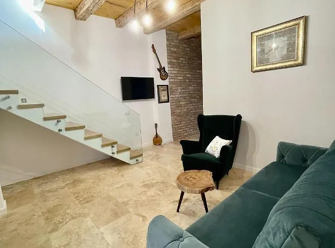 Adorable 3 Bedroom Guesthouse