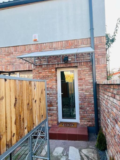 Căn hộ Adorable 3 Bedroom *