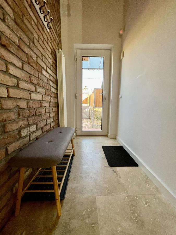 Adorable 3 Bedroom Căn hộ
